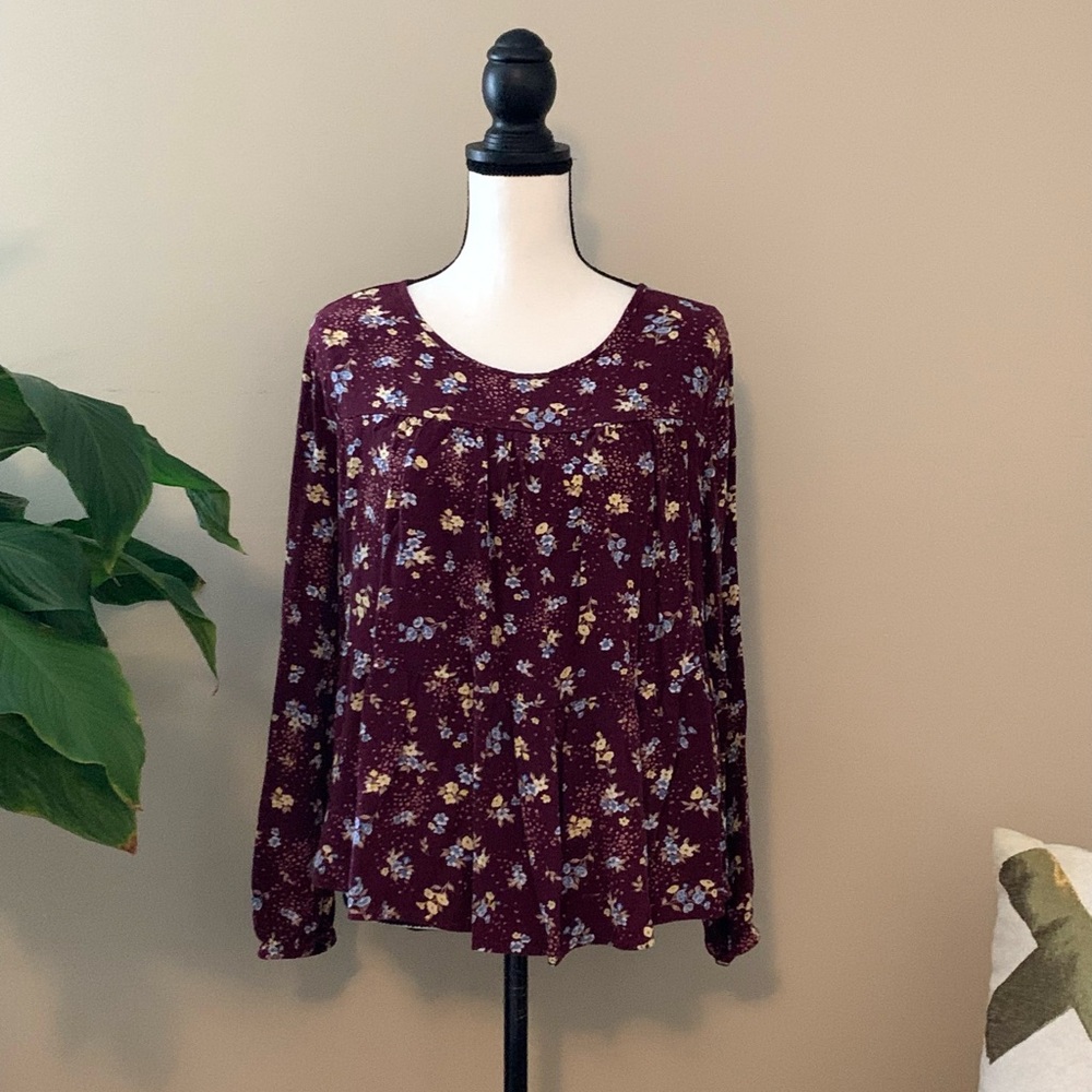 D O N A T E D 
Torrid Floral Long Sleeve Blouse size 2 (2X) EUC B62